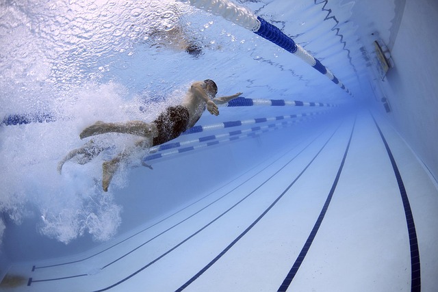 I migliori strumenti da utilizzare per la pulizia e la manutenzione della propria piscina